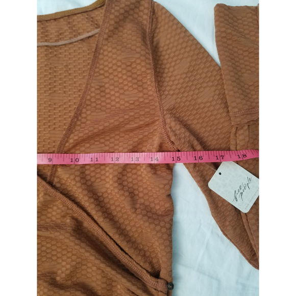 Free People NWT Rusty Orange Sz M Splice Front Wide Cuff Long Sleeve Top - Picture 12 of 12